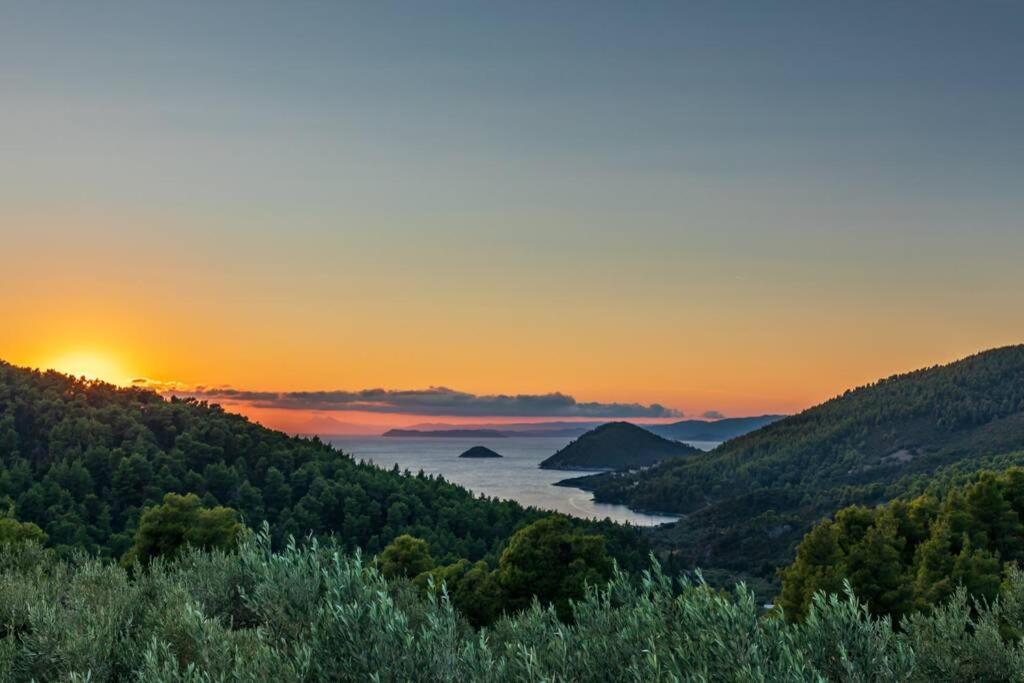 Nina-Myrtia Countryside House Skopelos Ditropo Bagian luar foto