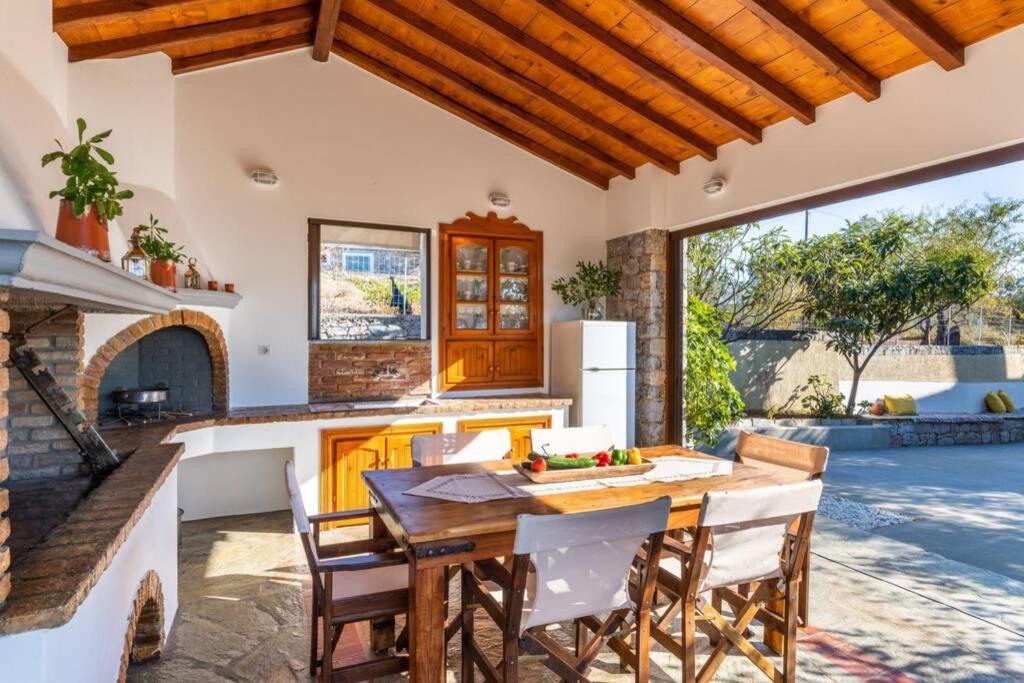 Nina-Myrtia Countryside House Skopelos Ditropo Bagian luar foto