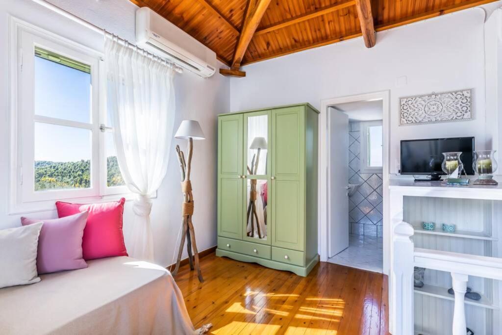 Nina-Myrtia Countryside House Skopelos Ditropo Bagian luar foto